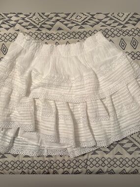 Women’s White ruffle Mini Skirt